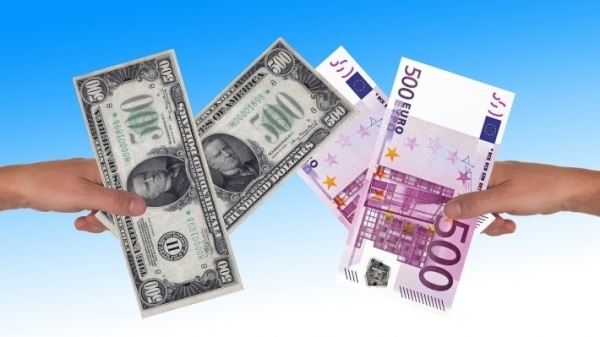 Банк России понизил курсы доллара и евро на 13 марта