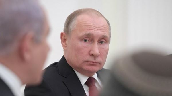 Путин: объем выводимых в офшоры средств снизился в два раза