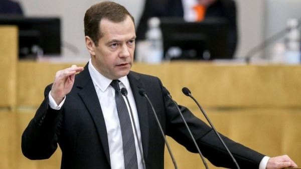 Медведев одобрил поправки Госдумы о перерасчете надбавок к пенсиям