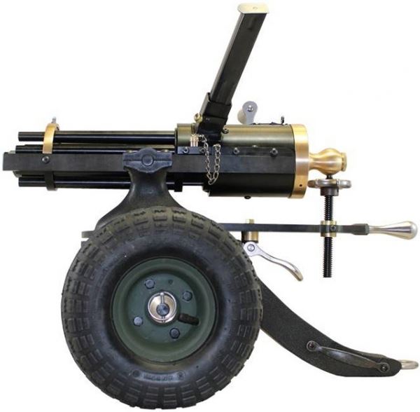 Портативный пулемет Гатлинга калибра 9 мм, который питается из магазинов Glock