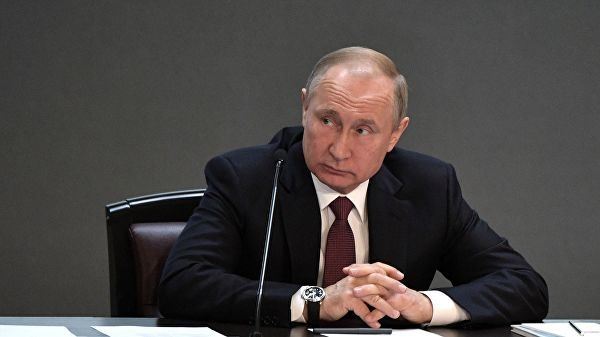 Перспективные разработки не должны годами лежать в сейфах, заявил Путин